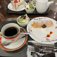 ウェルカムスィーツ、コルネが有名です