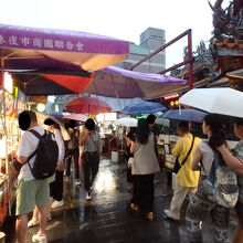 エリンギ焼きの有名なお店。行列ができていた