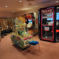 ゲームコーナーにカラオケ