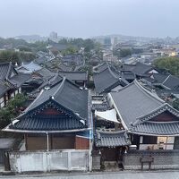 部屋から韓屋を臨む