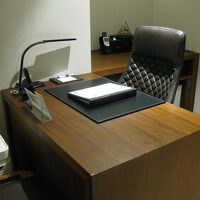 書斎風デスク