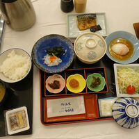 朝食は和食のセットメニュー