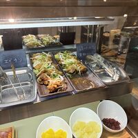 カクテルタイムのラウンジメニュー