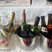 ラウンジでいただくアルコール（すいかワインが美味しい）