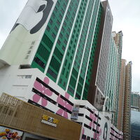 とても高くて目立つので、駅から歩いても分かりやすいです