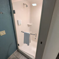 更新されたと思しきシャワールーム。ここだけ新しい