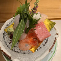 宮島温泉　滝乃荘（茅の細工「ウマオイ」の乗ったお造り）