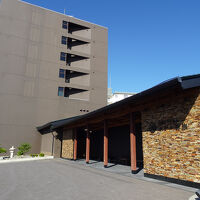 湯の川温泉にあります