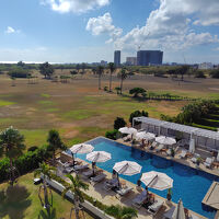 クラブ棟のプール