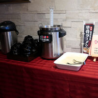 朝のバフェには牛骨ラーメンもあります。