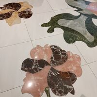 高級感溢れる大理石のフローリング