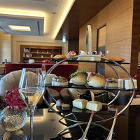 ラウンジでのアフタヌーンティー