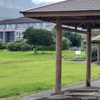 近くに公園やら足湯あり、散歩も素敵