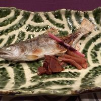 焼き魚は珍しいヤマメでした