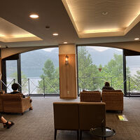 レイクビューラウンジ