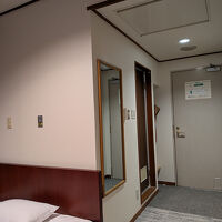 エコノミーシングルダブルベッド 内風呂あり(眺望なし)入口側