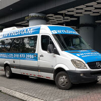 無料送迎バスは同じ建物にウインダムホテルのバスを利用する