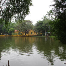 ホーチミンの家 (ホーおじさんの家)