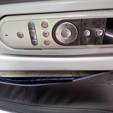 椅子は破損している