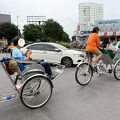 人力自転車タクシーのシクロに乗車し街を移動しました!!