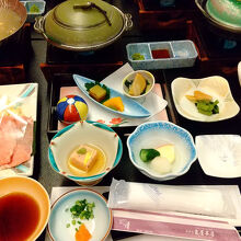 ご飯や料理に火をつけたりはセルフですが、おいしかったです。