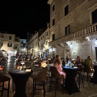 エントランス前の広場