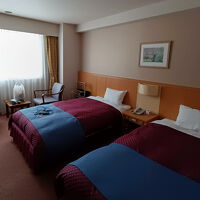 森の木立が見えるお部屋です