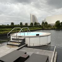 屋外のジャクジー