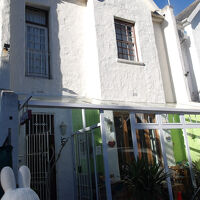 一軒家。民宿といった感じ。