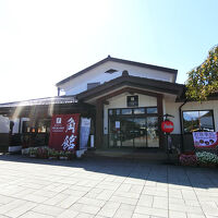 角館駅を出るとすぐ左にあります