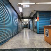 この奥にエレベーターがあります