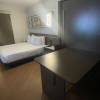 テーブルがベットになります