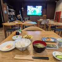 セットメニューの朝食