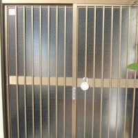 民宿きくやの宿泊棟の入口です。部屋は２階になります。