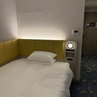 枕元明るめです