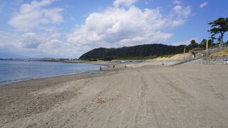 葉山公園の駐車場を利用して行く人が多いのではないかと思います