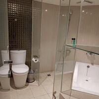 綺麗なバスルームでした