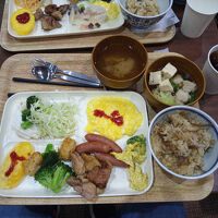 夜はラウンジでお茶漬けが食べられます