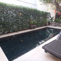 小さいながらもプールもある