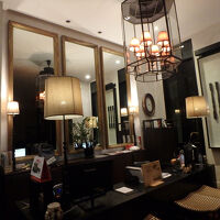 フロント近くにあるギャラリーエリア