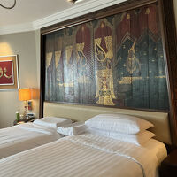 タイらしい内装でゆったりできる。