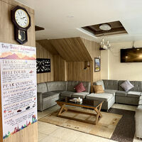 フロント側から見たロビー