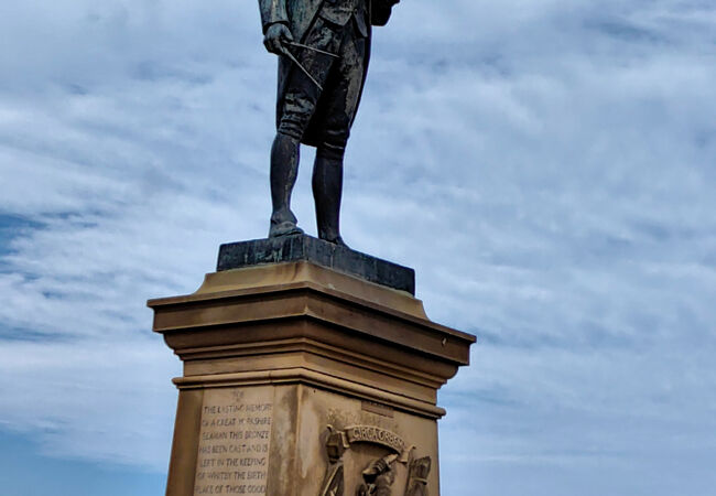 キャプテン クックの像