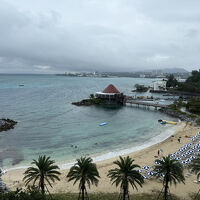 客室から、ビーチの眺め