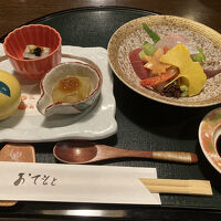 夕食の懐石料理