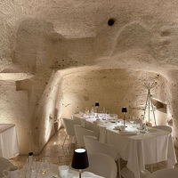 レストランも洞窟内
