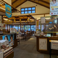 食事処です。道路側にあるので、眺めはいまいちです。