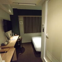 ドアを開けて見える客室