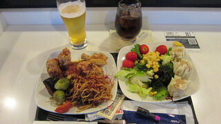 ラウンジで飲食しました