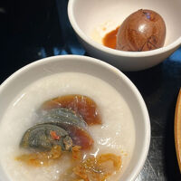 お粥と茶葉蛋